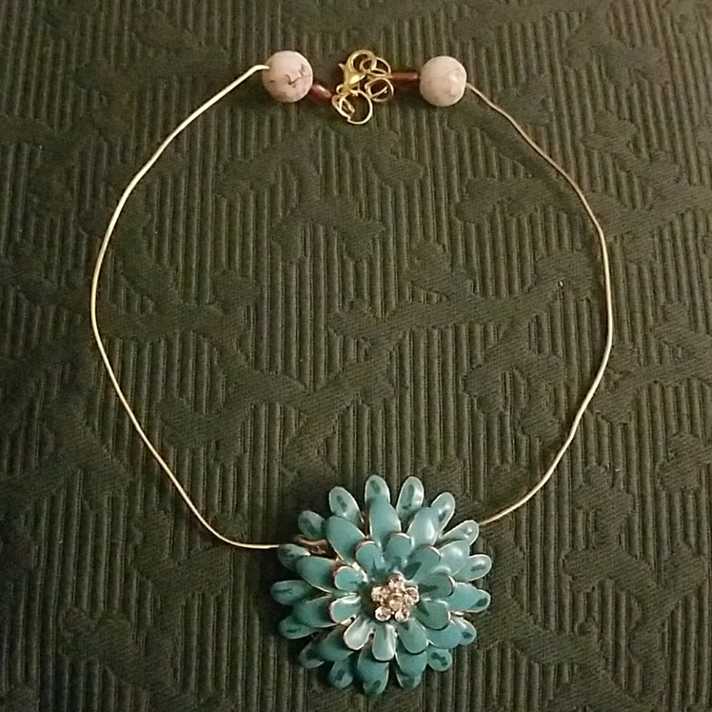 🦋 Floating Flower Choker